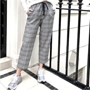 Aritzia The Group by Babaton Jimmy Pant in Grey Plaid Pants Cropped Size Medium